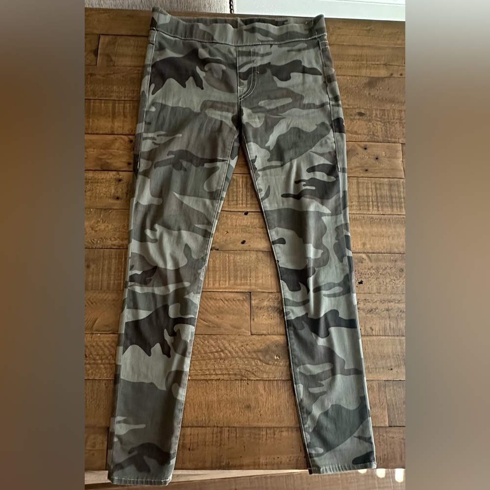 True Religion World Tour Starlet Leggings‎ Green Camouflage - Size Medium